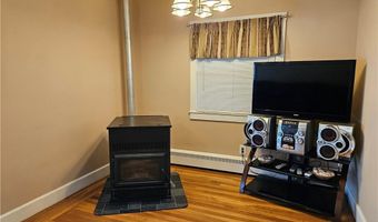 461 River Rd, Lincoln, RI 02865