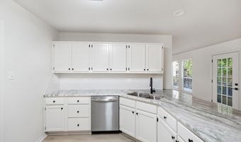 1313 River Oaks Dr, Benton, AR 72019