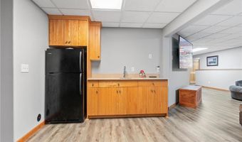 1109 Lakeview Ave, Alexandria, MN 56308