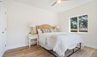 1055 S Wright Rd, Santa Rosa, CA 95407