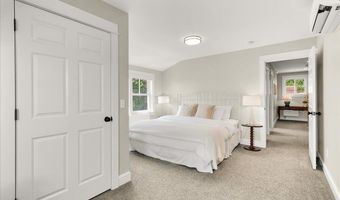 48 Ocean St, Belfast, ME 04915