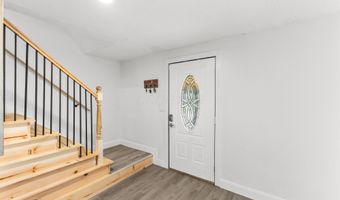 5044 Albany Dr, Columbus, OH 43232