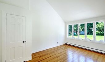 29 Melrose Ave, Barrington, RI 02806