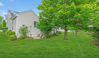 5 Minot Light Ct, Barnegat, NJ 08005