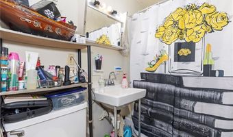 21 Watson St, Central Falls, RI 02863