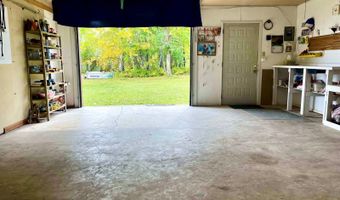 28 W Shore Rd, Babb, MT 59411