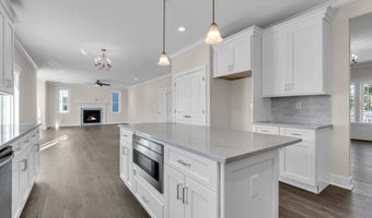 1 Potters Ct, Bayville, NJ 08721