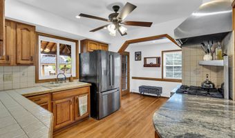 854 Main St, Belford, NJ 07718