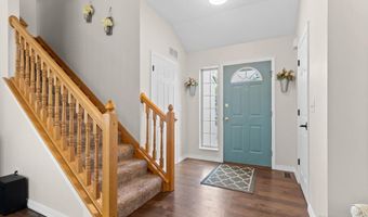1097 Pebble Brook Dr, Columbus, OH 43240