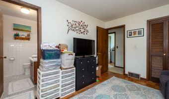 874 Hillandale Dr, Antioch, IL 60002