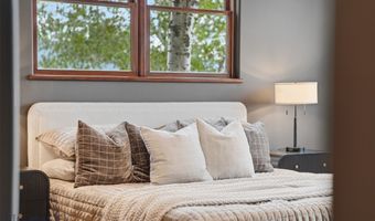 390 Hayrake Ln, Bozeman, MT 59715