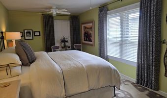206 Edgewater Dr, Algonac, MI 48001