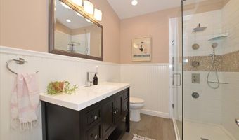 17 Central Ave, Amityville, NY 11701