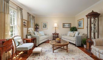 11 Lyon Rd, Middletown, NJ 07748