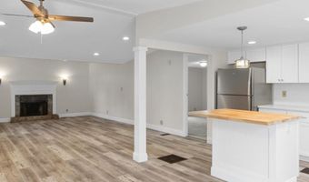 10 Maple Ct, Hopkinton, RI 02804