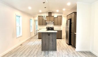 522 Begonia Ln, Altoona, WI 54720