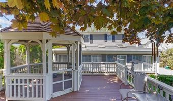 21 Foxhill Ave, Bristol, RI 02809