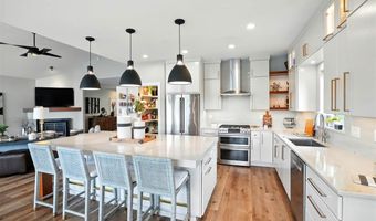 430 Carlyle Dr, North Liberty, IA 52317