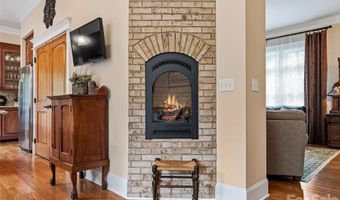 76 Edgelawn Rd, Asheville, NC 28804