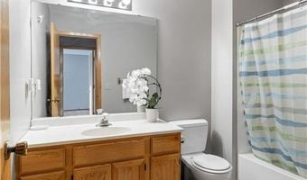8475 Corcoran Path 9, Inver Grove Heights, MN 55076