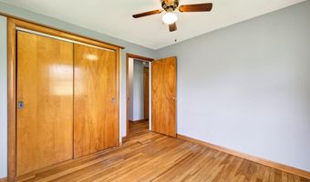 738 Sunset Dr, Bloomfield, IN 47424