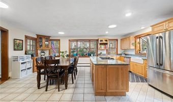 511 Tripps Corner Rd, Exeter, RI 02822