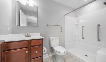 373 Pebble Creek Ct, Amherst, OH 44001