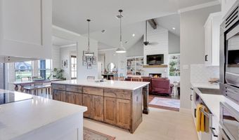 1001 N Oak Trl, Weatherford, TX 76085
