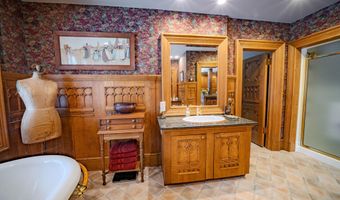 48 Old Searsport Ave, Belfast, ME 04915