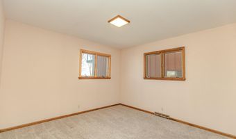 164 Park Pl, Arnolds Park, IA 51331