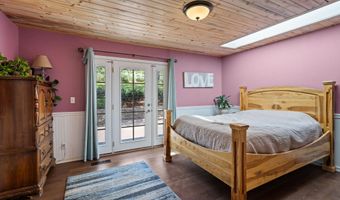 2140 N Valley View Rd, Ashland, OR 97520