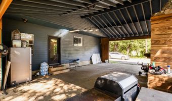 1829 W Lake Shore Dr, Alvarado, TX 76009