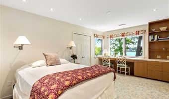 4 Alpond Dr, Newport, RI 02840