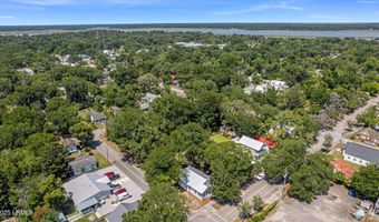 1411 Duke St, Beaufort, SC 29902