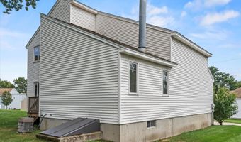 27 Country Hill Rd, Nashua, NH 03063