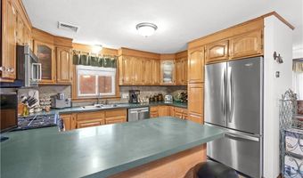 25 Loomis St, Cranston, RI 02920