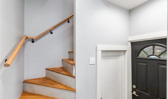 70 Tucker Ave, Cranston, RI 02905