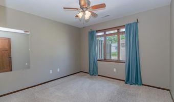 342 Benit Dr #4, Arnolds Park, IA 51331