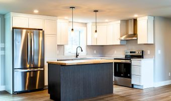 162 Waldo Ave, Belfast, ME 04915
