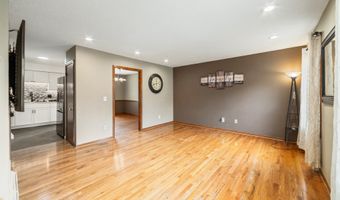 33 Bay Path Way 33, Branford, CT 06405