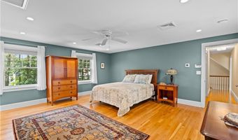 237 Highland Ave, Warwick, RI 02886