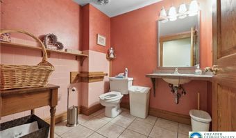 1702 W Walnut St, Allentown, PA 18104