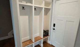 1101 Highland Dr, Aurora, MO 65605