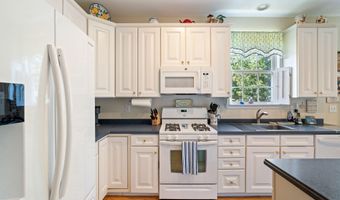 8 Spout Ter, Barnegat, NJ 08005