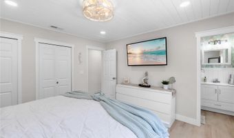 327 FRANCIS Dr, Apollo Beach, FL 33572
