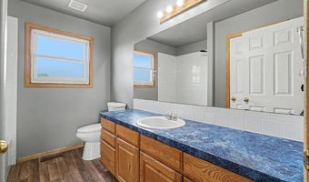 915 Kansas Ave, Berthoud, CO 80513