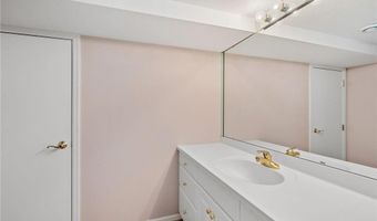 301 22nd St NW, Austin, MN 55912