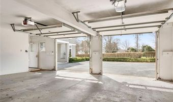 9 Ocean Lawn Ln, Newport, RI 02840