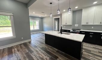 1128 Duke Dr, Bauxite, AR 72011