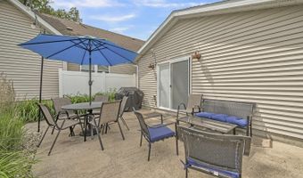 41 Dewey St, Arnolds Park, IA 51331
